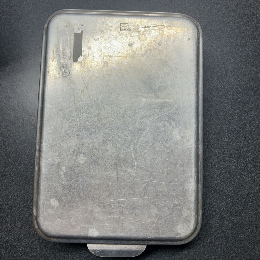 VTG MIRRO Aluminum Baking Cake Pan With Slide on Lid Rectangle 13 x 9 x 2 inch